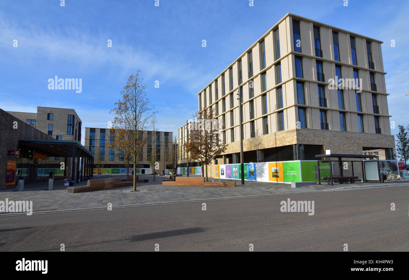 La piazza centrale di Eddington il nuovo sviluppo nel nord-ovest di Cambridge Foto Stock