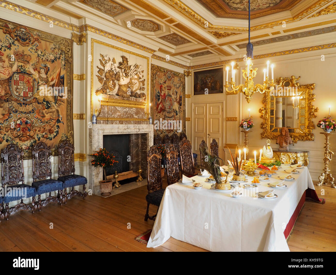 La sala da pranzo nell'het Loo palazzo della famiglia reale olandese di Apeldoorn, Gelderland, Paesi Bassi Foto Stock