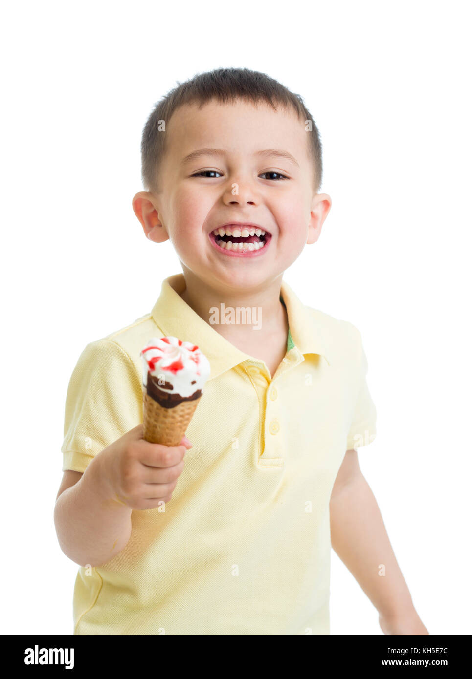 Kid a mangiare il gelato isolato su bianco Foto Stock