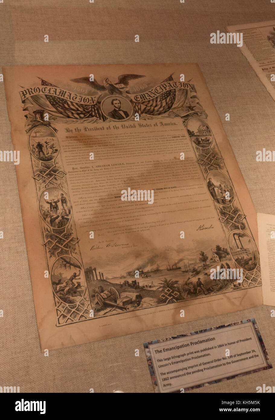 Una grande litografia del Proclama di emancipazione pubblicato nel 1864, il Museo Nazionale della Guerra Civile, Lincoln Circle, Harrisburg, PA, Stati Uniti Foto Stock