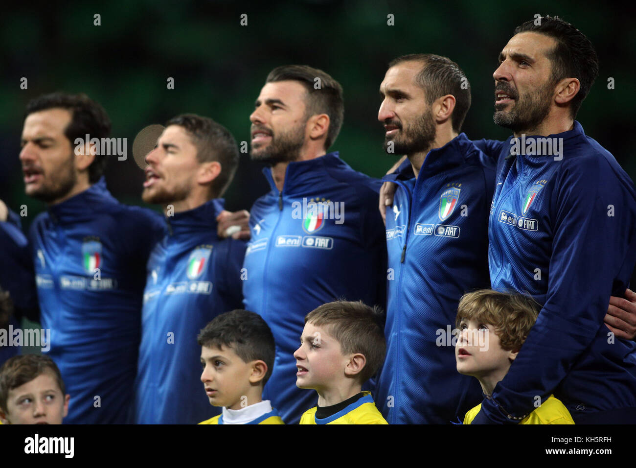 Milano, Italia - 13 novembre: Italia team prima della FIFA 2018 World Cup il qualificatore di play-off partita Italia vs Svezia al meazza il 13 novembre 2017 a Milano, Italia. Foto Stock