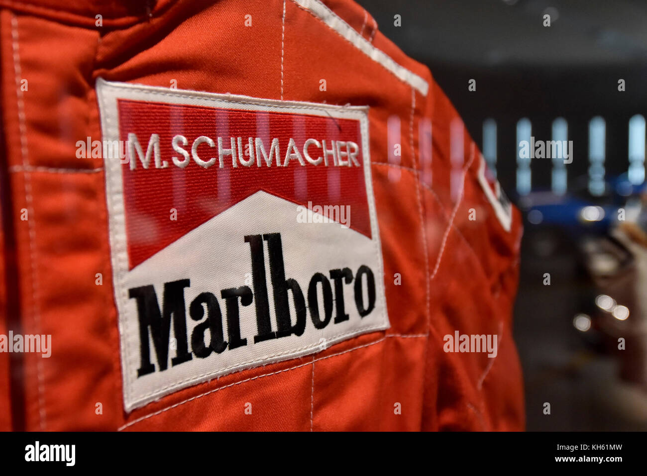 Londra, Regno Unito. Il 14 novembre 2017. Foto tuta indossata da Michael  Schumacher a vincere il 1996 grande Prix italiano. Anteprima di "Ferrari:  sotto la pelle", una mostra presso il Museo del