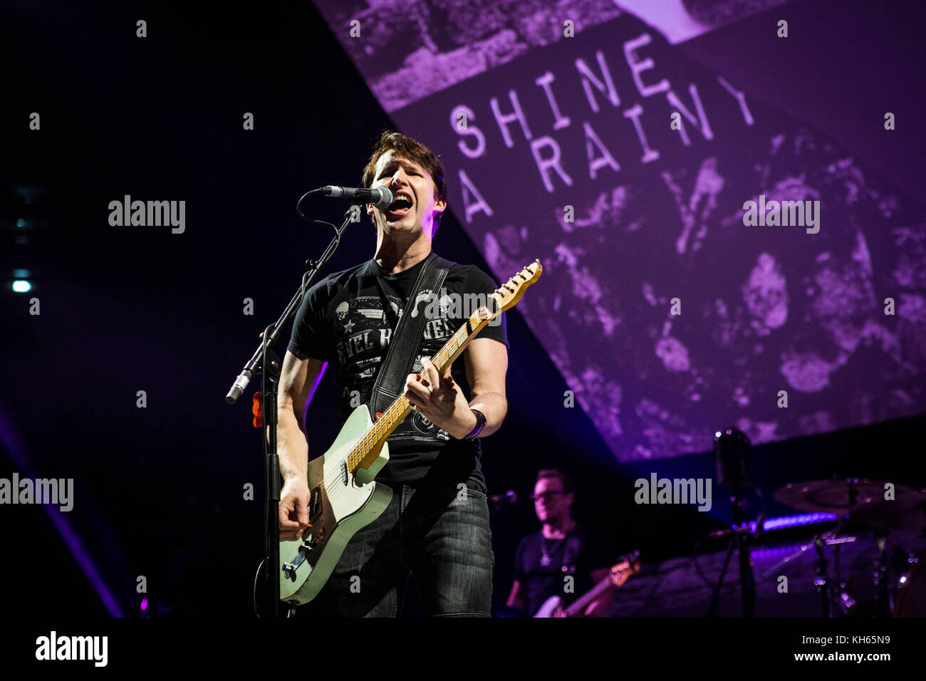 Milano 14 novembre 2017 james blunt esegue live al Mediolanum Forum © roberto finizio / alamy live news Foto Stock