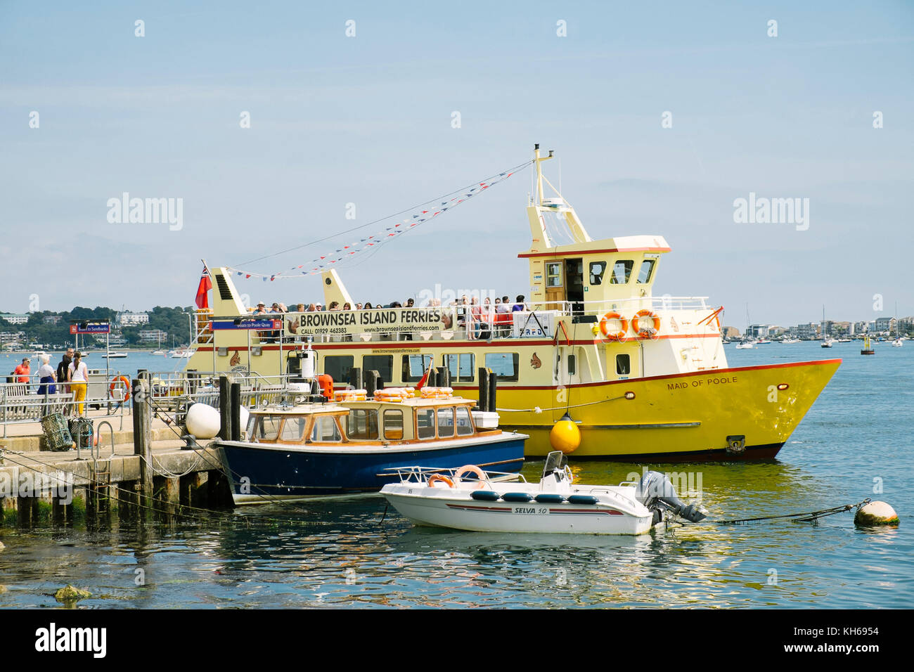 A Brownsea Island Ferry docks presso l'isola Foto Stock