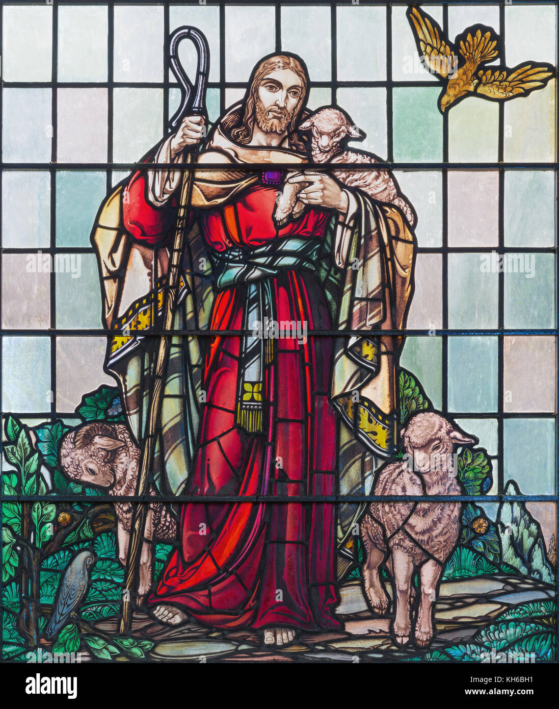 Londra, Gran Bretagna - 15 settembre 2017: il Gesù come il buon pastore sul vetro satinato di St James's chiesa, clerkenwell (1938). Foto Stock