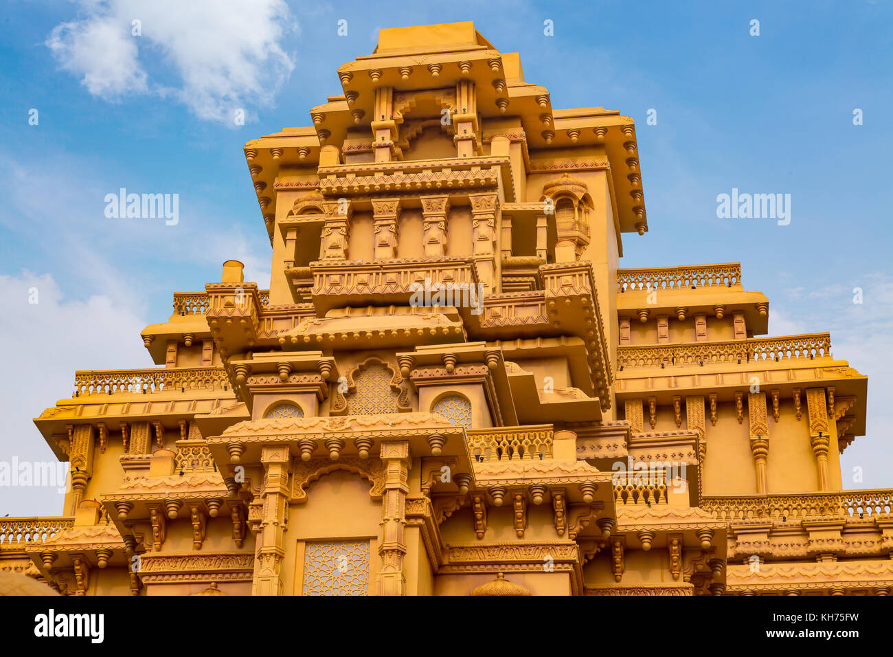Durga tempio costruito per replicare una india Royal Palace a Durga puja in nord kolkata Foto Stock