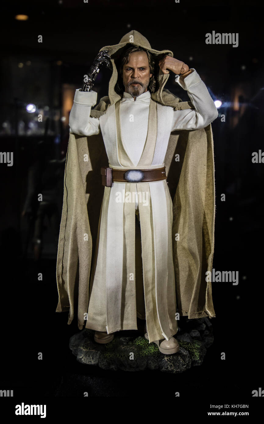 Kuala Lumpur, Malesia. 13 Novembre, 2017. Star Wars ultimi Jedi movie promozione inizia a Kuala Lumpur shopping mall. Star Wars figurine sul display. © Danny Chan/Alamy Live News. Foto Stock