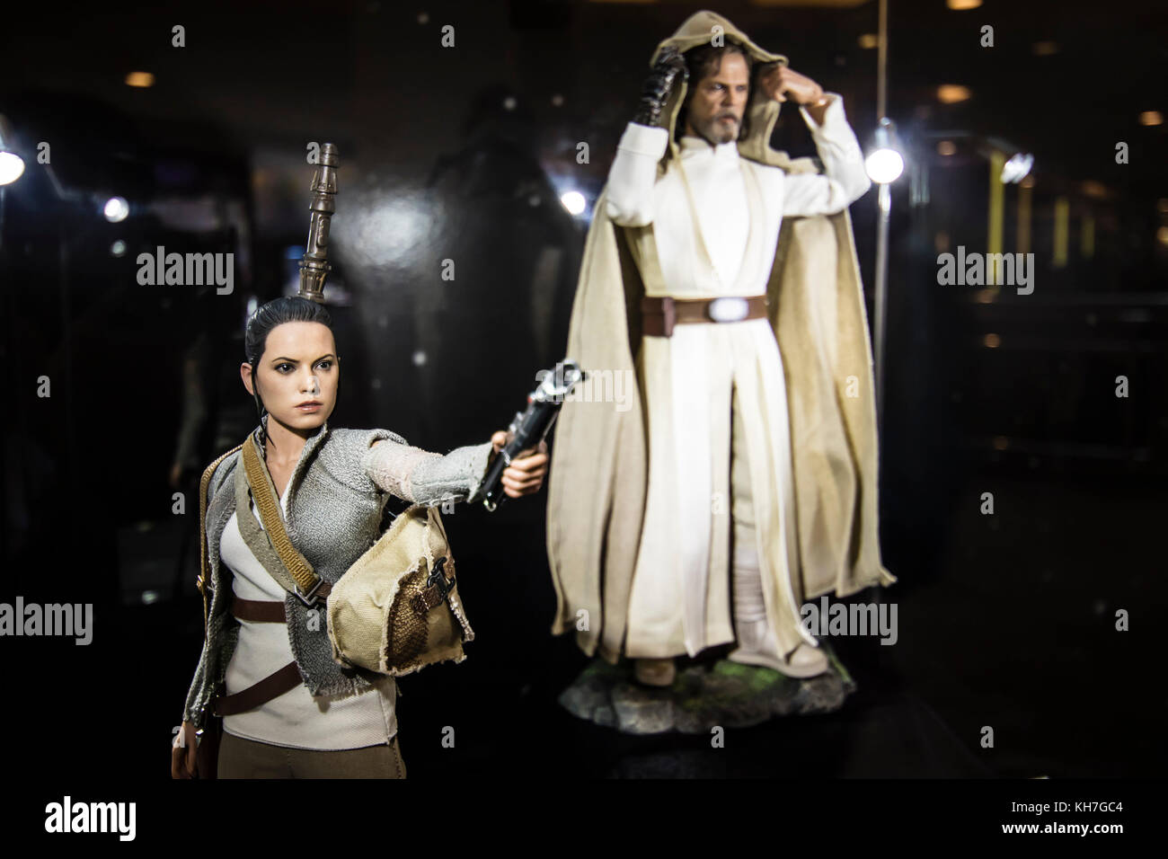 Kuala Lumpur, Malesia. 13 Novembre, 2017. Star Wars ultimi Jedi movie promozione inizia a Kuala Lumpur shopping mall. Star Wars figurine sul display. © Danny Chan/Alamy Live News. Foto Stock