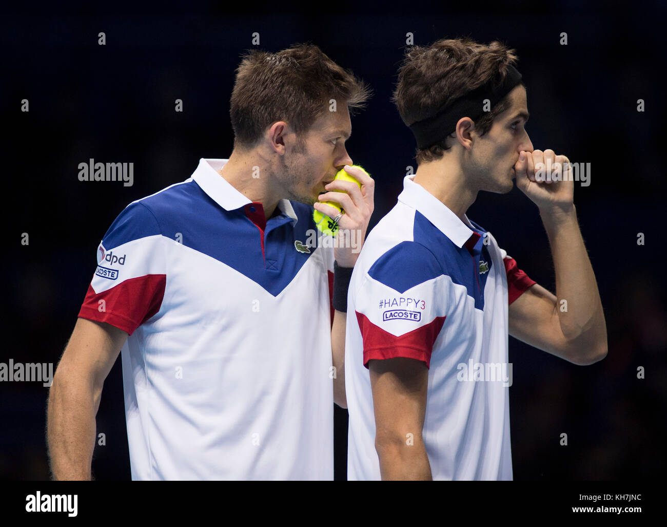 O2, Londra, Regno Unito. 14 Novembre, 2017. Il giorno 3 della Nitto ATP Finals, serata raddoppia corrispondono, Pierre-Hugues Herbert (FRA) e Nicolas MAHUT (FRA) vs Ryan Harrison (USA) e Michael Venere (NZL). Credito: Malcolm Park/Alamy Live News. Foto Stock