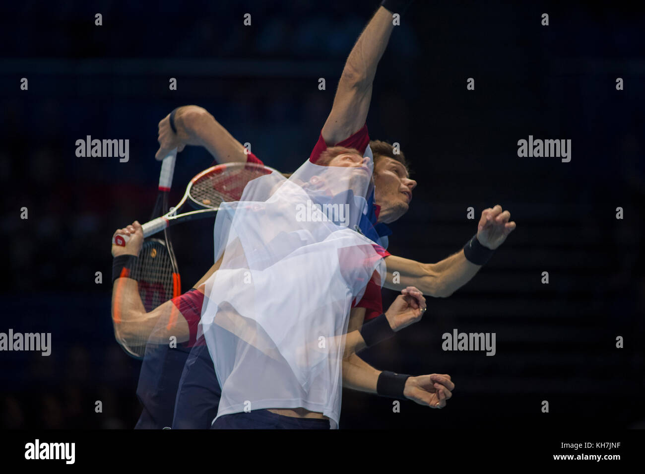 O2, Londra, Regno Unito. 14 Novembre, 2017. Il giorno 3 della Nitto ATP Finals, serata raddoppia corrispondono, Pierre-Hugues Herbert (FRA) e Nicolas MAHUT (FRA) vs Ryan Harrison (USA) e Michael Venere (NZL). Credito: Malcolm Park/Alamy Live News. Foto Stock