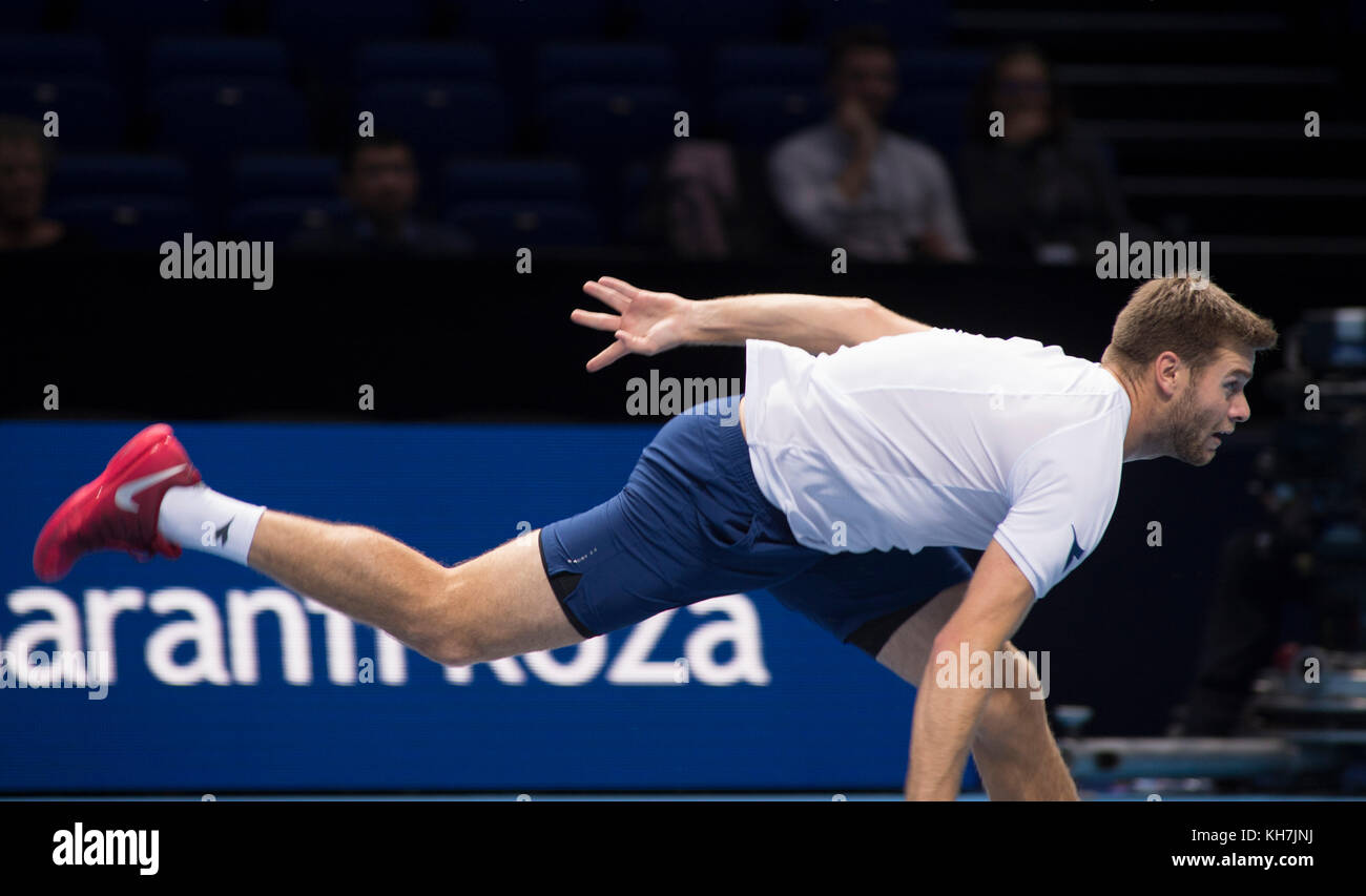 O2, Londra, Regno Unito. 14 Novembre, 2017. Il giorno 3 della Nitto ATP Finals, serata raddoppia corrispondono, Pierre-Hugues Herbert (FRA) e Nicolas MAHUT (FRA) vs Ryan Harrison (USA) e Michael Venere (NZL). Credito: Malcolm Park/Alamy Live News. Foto Stock
