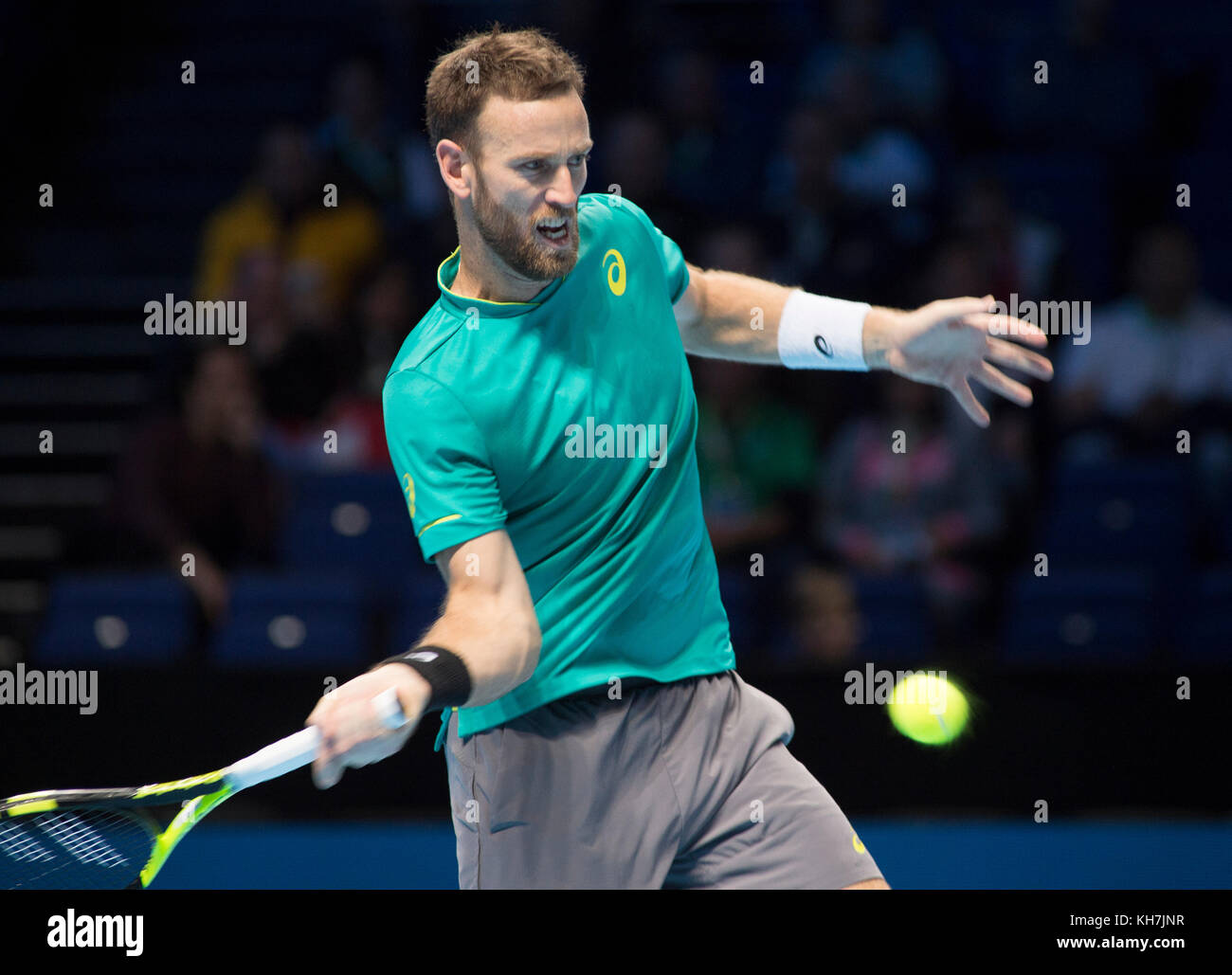 O2, Londra, Regno Unito. 14 Novembre, 2017. Il giorno 3 della Nitto ATP Finals, serata raddoppia corrispondono, Pierre-Hugues Herbert (FRA) e Nicolas MAHUT (FRA) vs Ryan Harrison (USA) e Michael Venere (NZL). Credito: Malcolm Park/Alamy Live News. Foto Stock