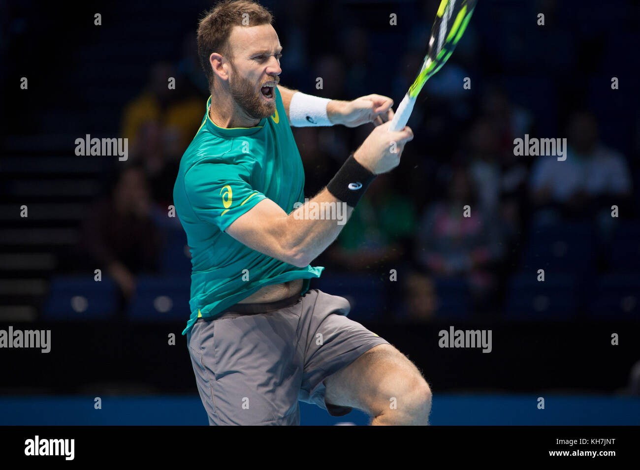 O2, Londra, Regno Unito. 14 Novembre, 2017. Il giorno 3 della Nitto ATP Finals, serata raddoppia corrispondono, Pierre-Hugues Herbert (FRA) e Nicolas MAHUT (FRA) vs Ryan Harrison (USA) e Michael Venere (NZL). Credito: Malcolm Park/Alamy Live News. Foto Stock