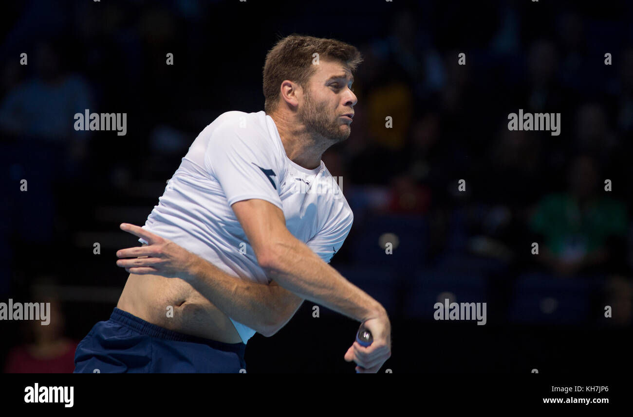 O2, Londra, Regno Unito. 14 Novembre, 2017. Il giorno 3 della Nitto ATP Finals, serata raddoppia corrispondono, Pierre-Hugues Herbert (FRA) e Nicolas MAHUT (FRA) vs Ryan Harrison (USA) e Michael Venere (NZL). Credito: Malcolm Park/Alamy Live News. Foto Stock