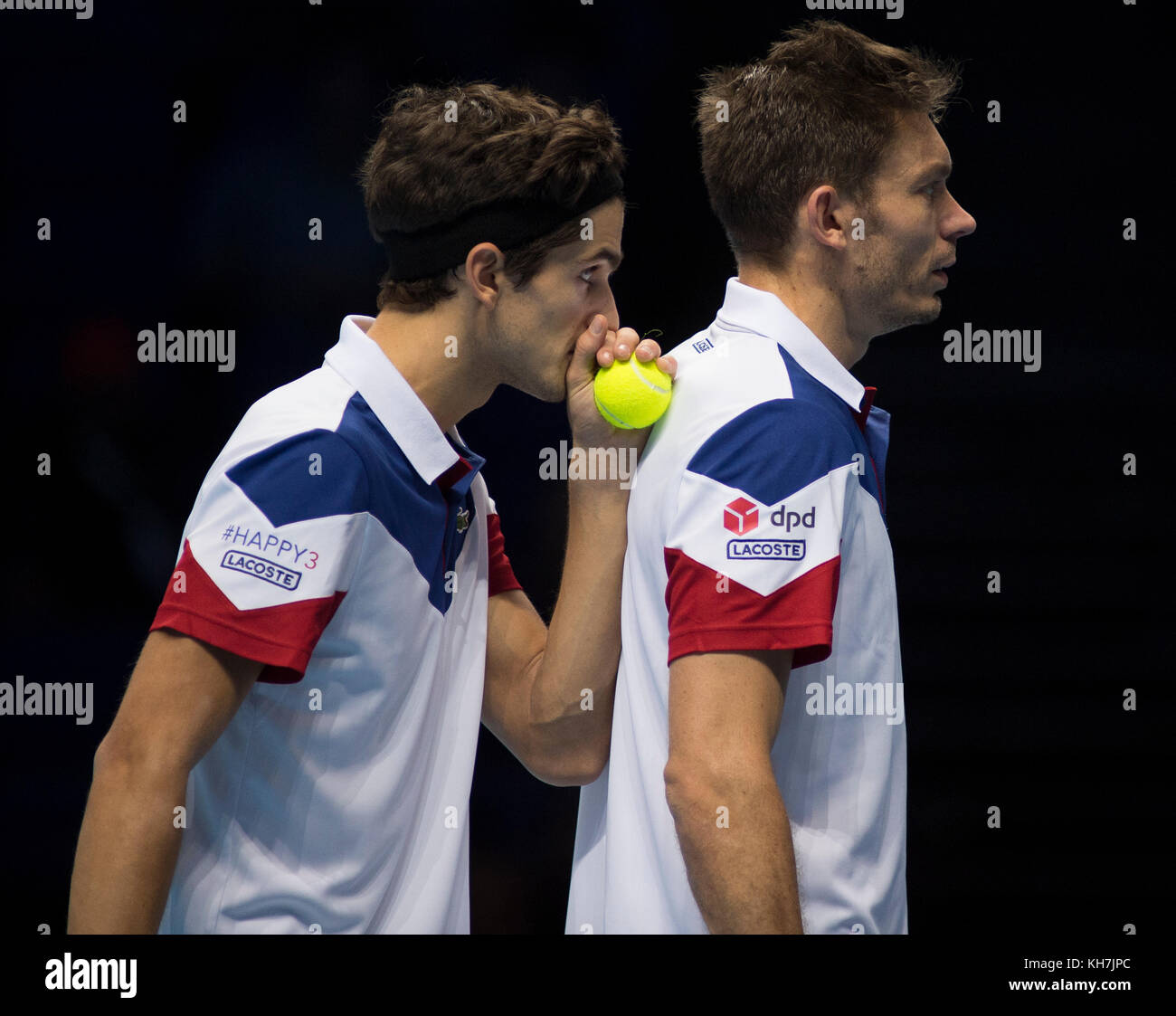 O2, Londra, Regno Unito. 14 Novembre, 2017. Il giorno 3 della Nitto ATP Finals, serata raddoppia corrispondono, Pierre-Hugues Herbert (FRA) e Nicolas MAHUT (FRA) vs Ryan Harrison (USA) e Michael Venere (NZL). Credito: Malcolm Park/Alamy Live News. Foto Stock