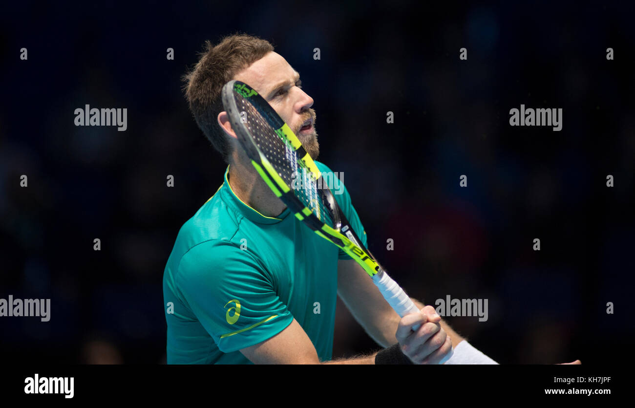 O2, Londra, Regno Unito. 14 Novembre, 2017. Il giorno 3 della Nitto ATP Finals, serata raddoppia corrispondono, Pierre-Hugues Herbert (FRA) e Nicolas MAHUT (FRA) vs Ryan Harrison (USA) e Michael Venere (NZL). Credito: Malcolm Park/Alamy Live News. Foto Stock