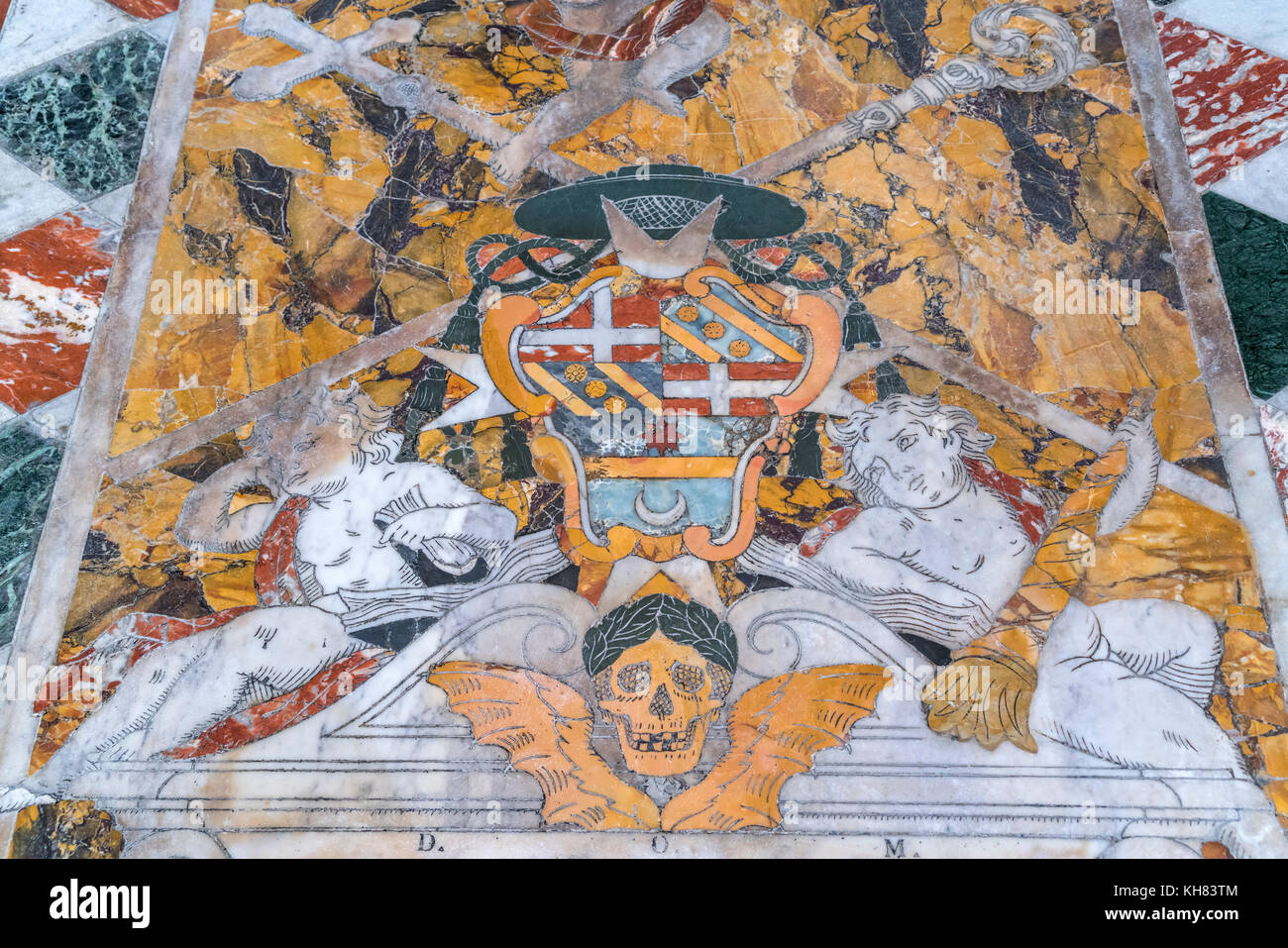 Marmor grabplatte im innenraum der kathedrale di san Paolo a Mdina, Malta | tomba in marmo pietra, cattedrale di san Paolo a Mdina, Malta Foto Stock