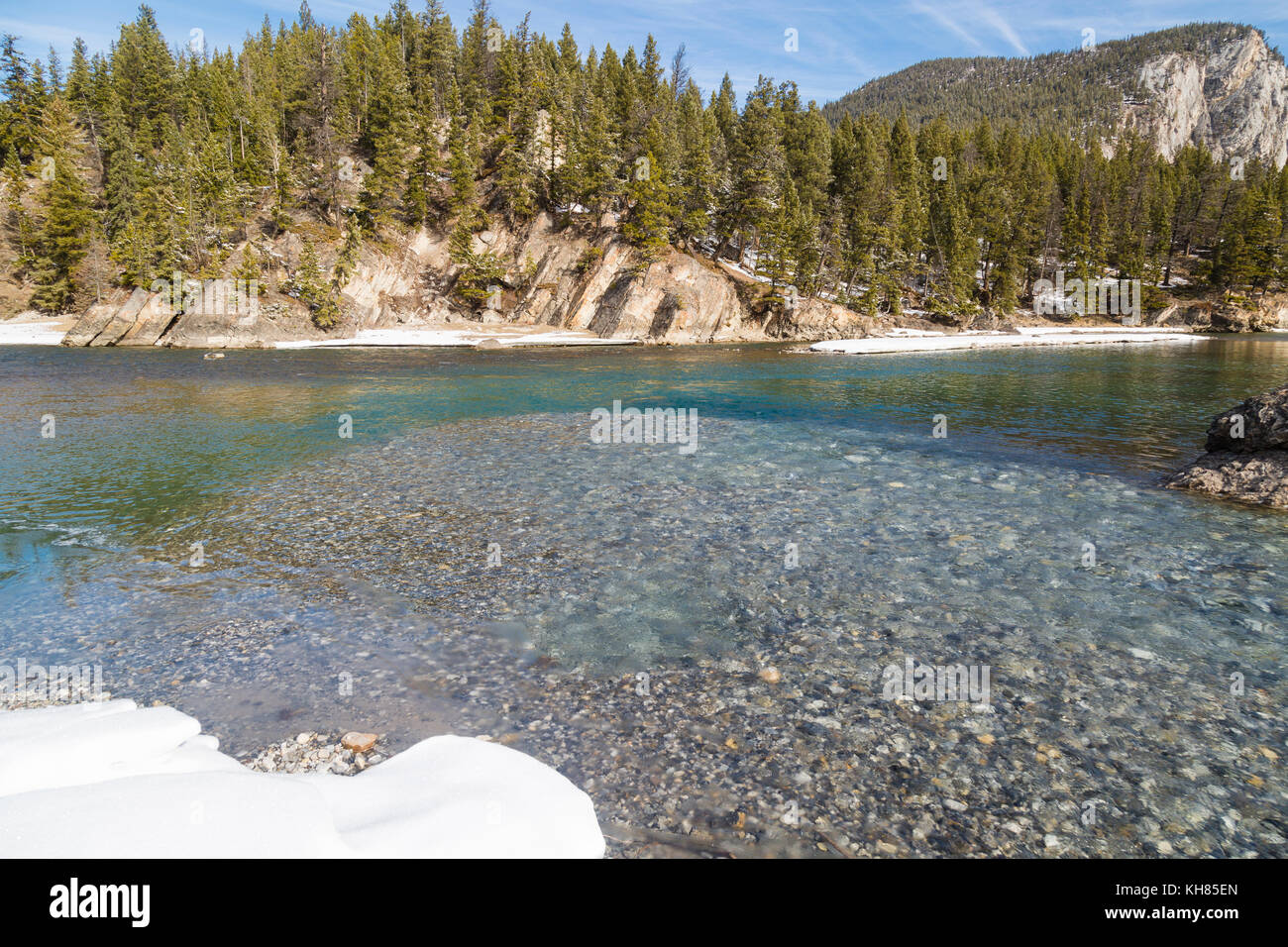 Neve e ghiaccio malteria nel fiume Bow Banff Alberta Canada Foto Stock