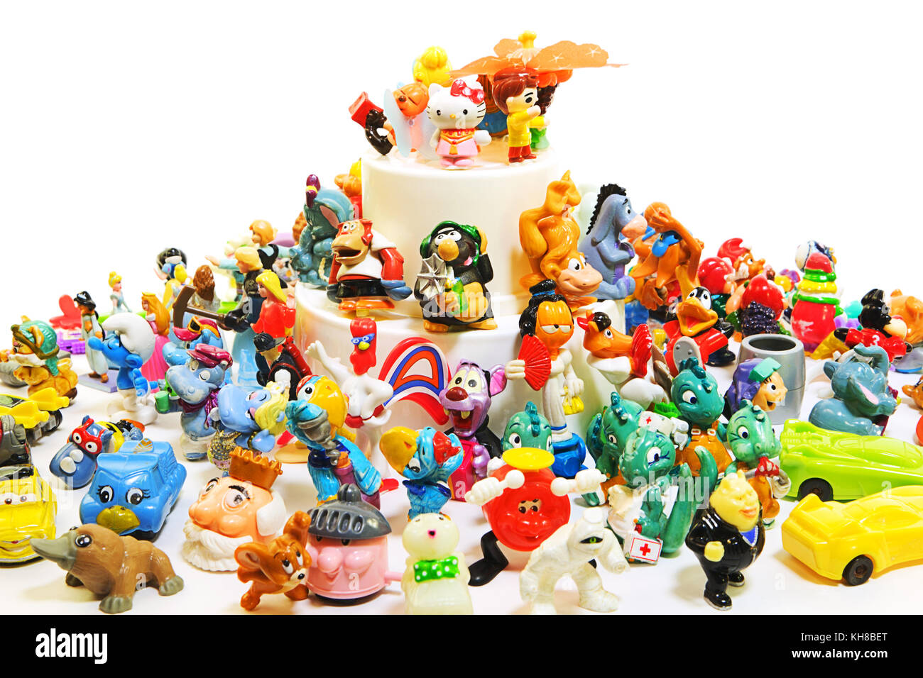 Vecchi giocattoli Kinder Surprise e altri piccoli giocattoli Foto Stock