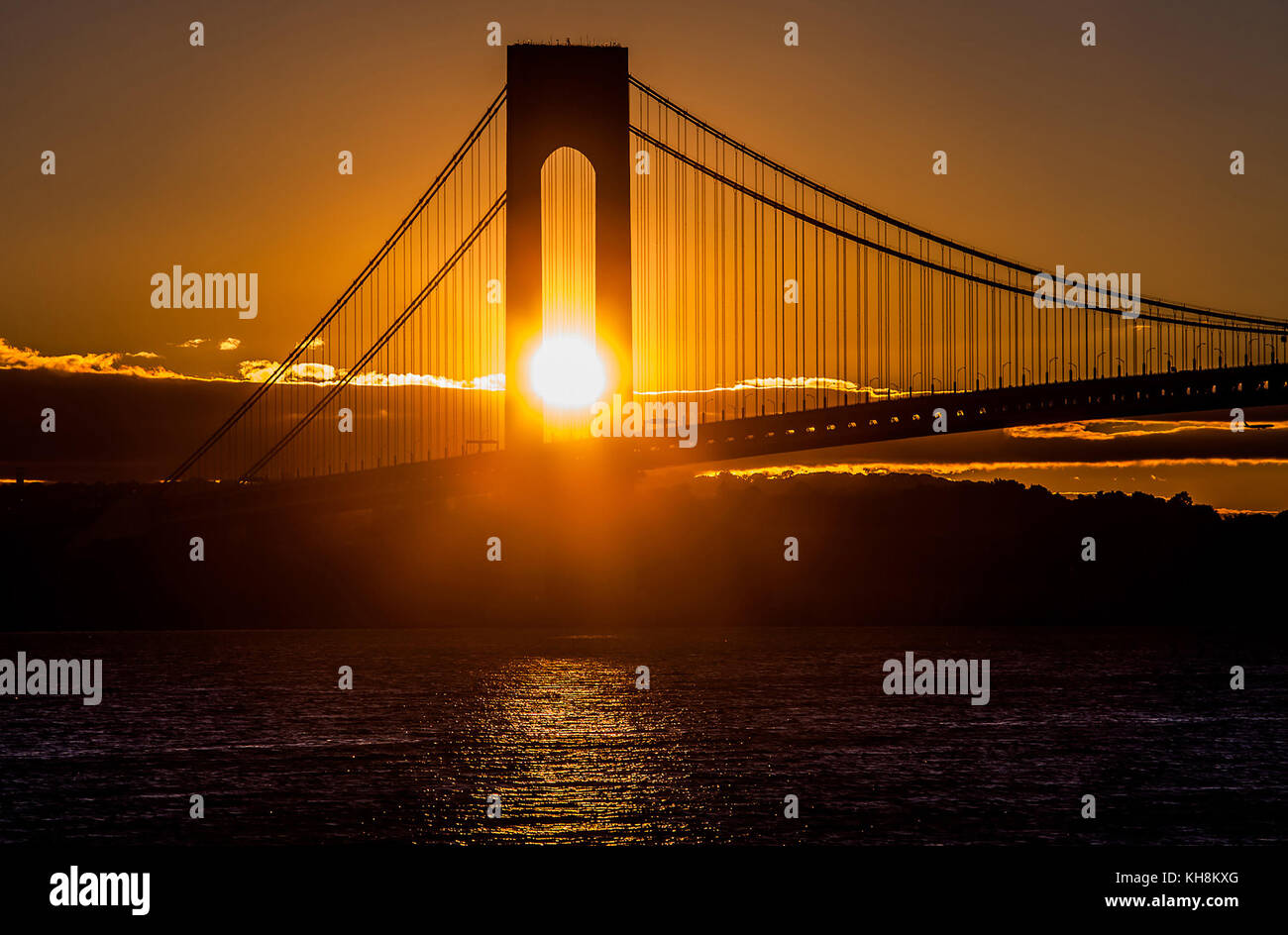 Tramonto al bridge in new york Foto Stock