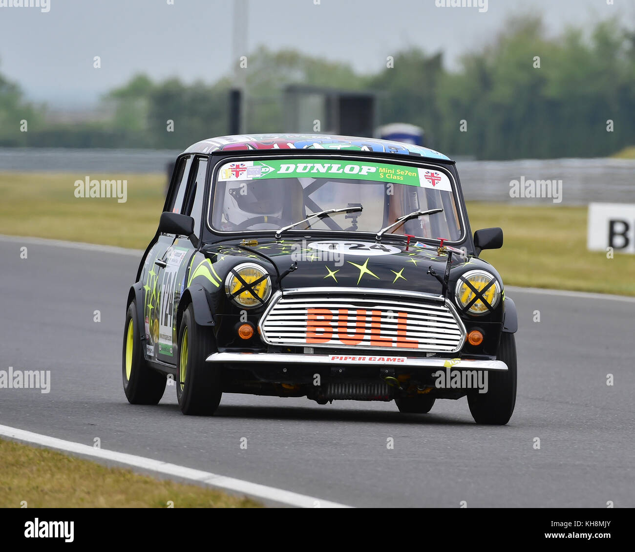 Richard bull, mini 7 classe s, mini campionato miglia,, mini festival, msvr, Snetterton, maggio 2017, veicoli, racing, motorsport, motor sport, il circuito Foto Stock