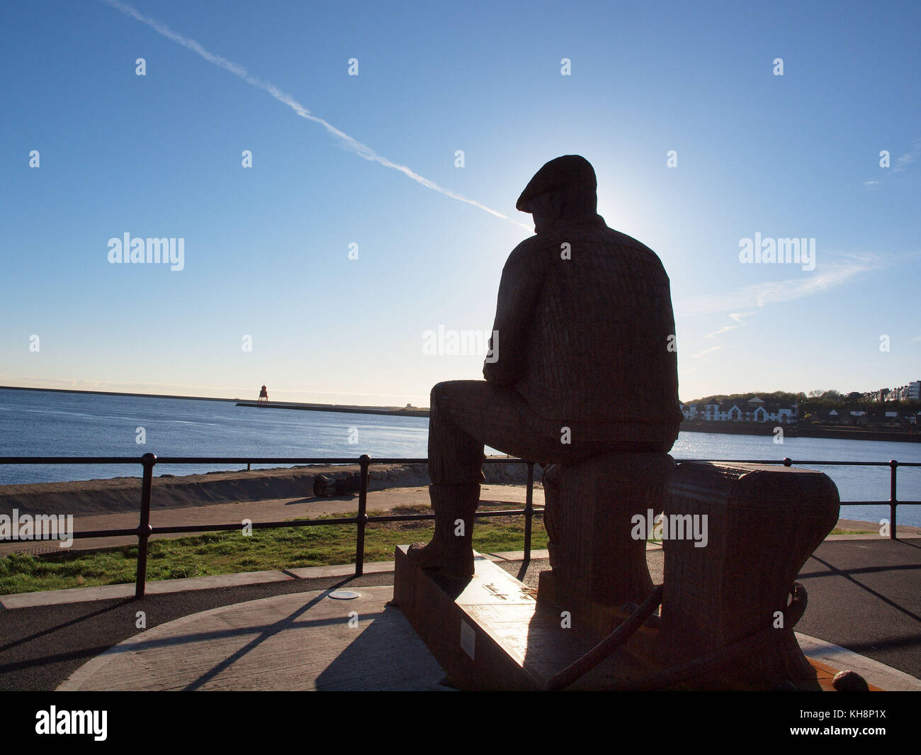 Questa simbolica statua rappresenta la perdita di vite umane dei pescatori di north shields porto di pesca nel nord-est dell' Inghilterra. Foto Stock
