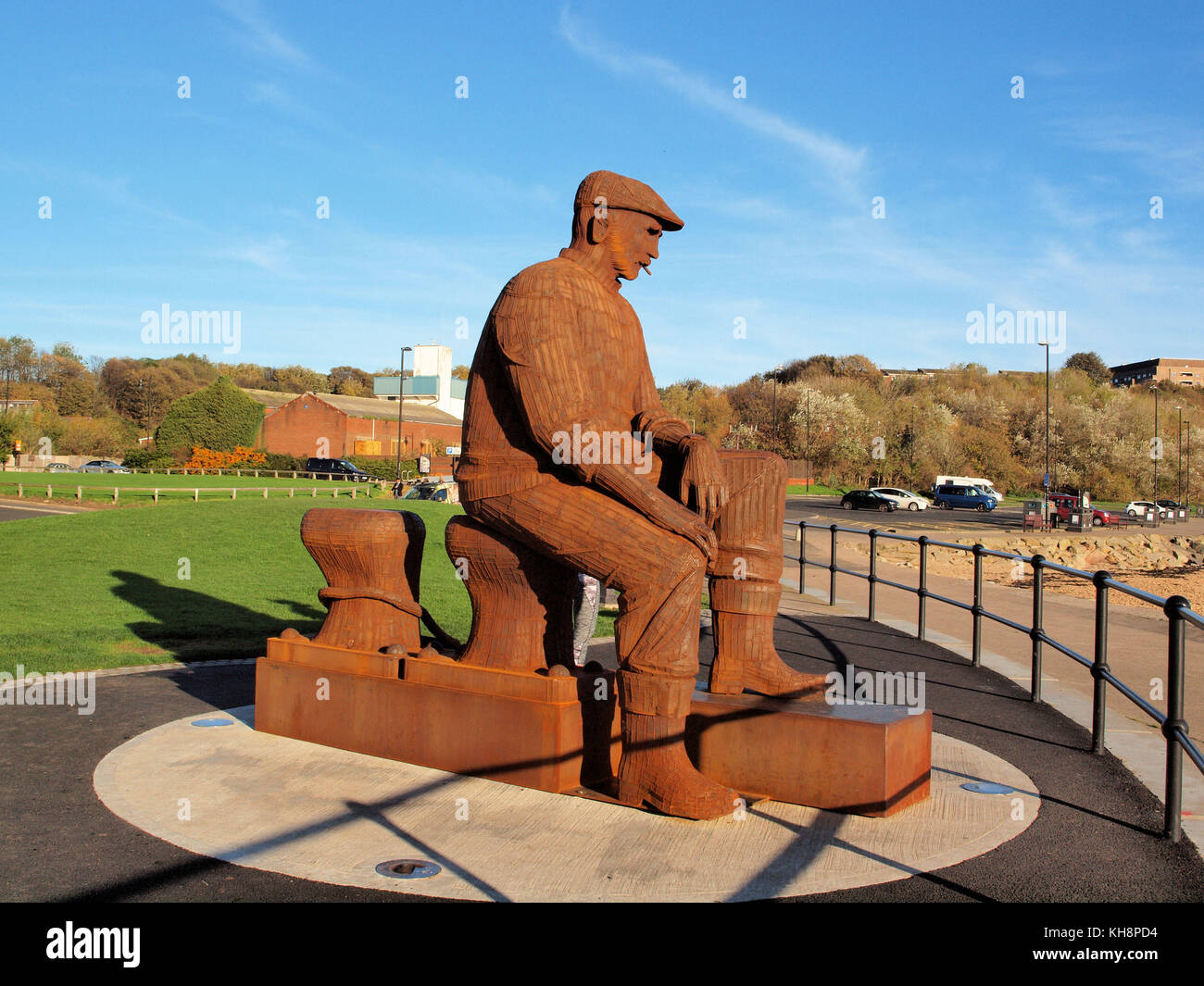 Questa simbolica statua rappresenta la perdita di vite umane dei pescatori di north shields porto di pesca nel nord-est dell' Inghilterra. Foto Stock