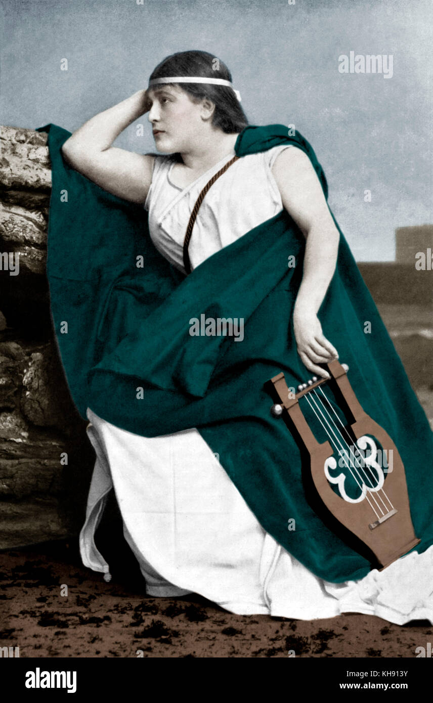 Gabrielle Krauss nel ruolo di Sapho con lira. Soprano austriaco 24 Marzo 1842 - 6 gennaio 1906. Opera di Jules Massenet al libretto di Henri Cain e Arthur Bernède, basato sul romanzo di Sapho da Alphonse Daudet. Foto Stock