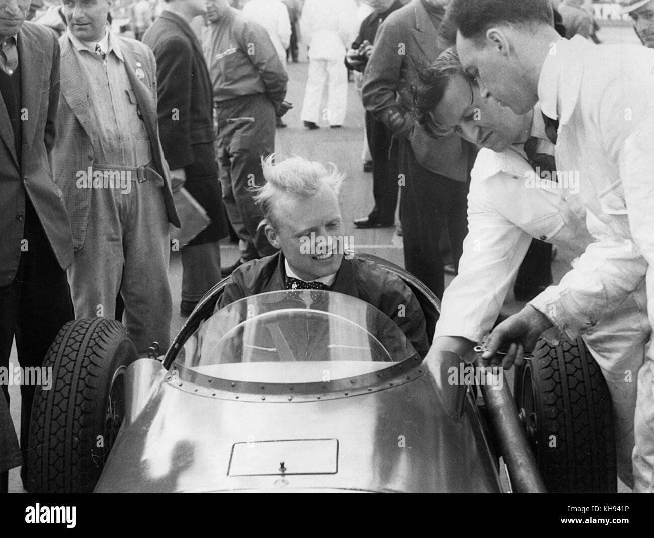 Mike Hawthorn in vanwall. trofeo internazionale di Silverstone il 7 maggio 1955 Foto Stock