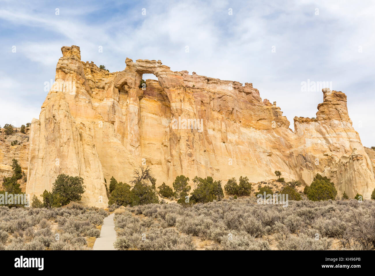 Grosvenor arch doppia arcata off di pioppi neri americani canyon road in grande scala escalante National Monument vicino a Utah. Foto Stock