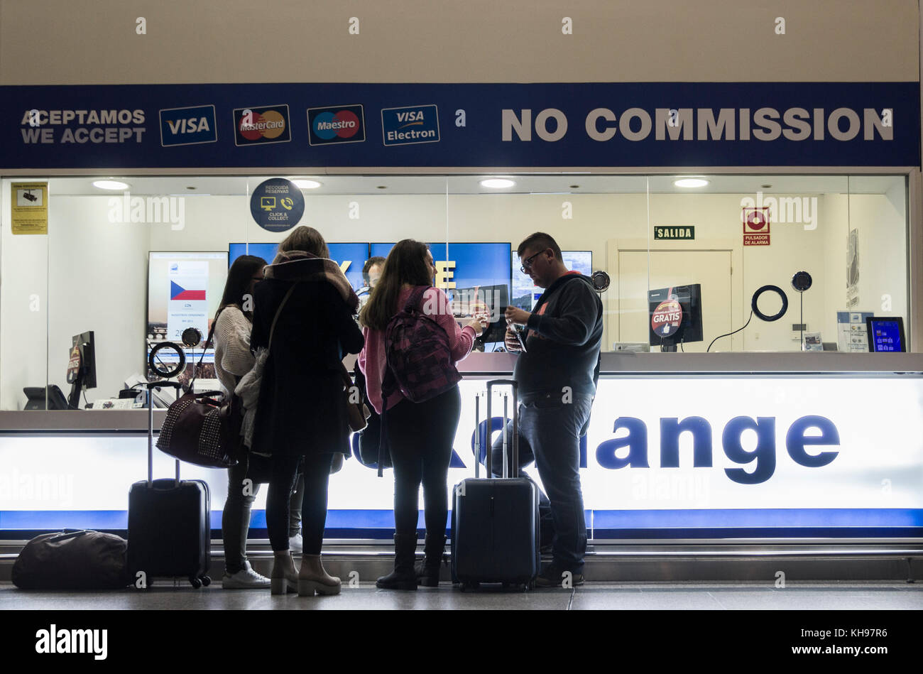 Borsa di valuta in aeroporto di Barcellona, Spagna Foto Stock