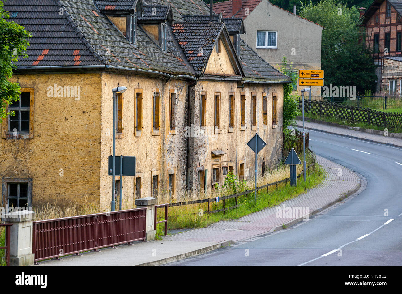 Marode alte Hotel Fassade Foto Stock