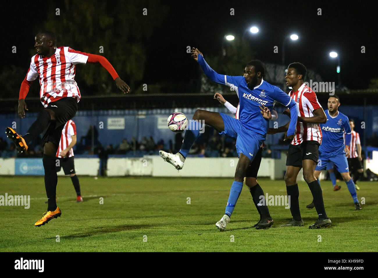 Brian Mosè di redbridge durante la Redbridge vs clapton, essex senior league calcio a oakside Stadium il 14 novembre 2017 Foto Stock