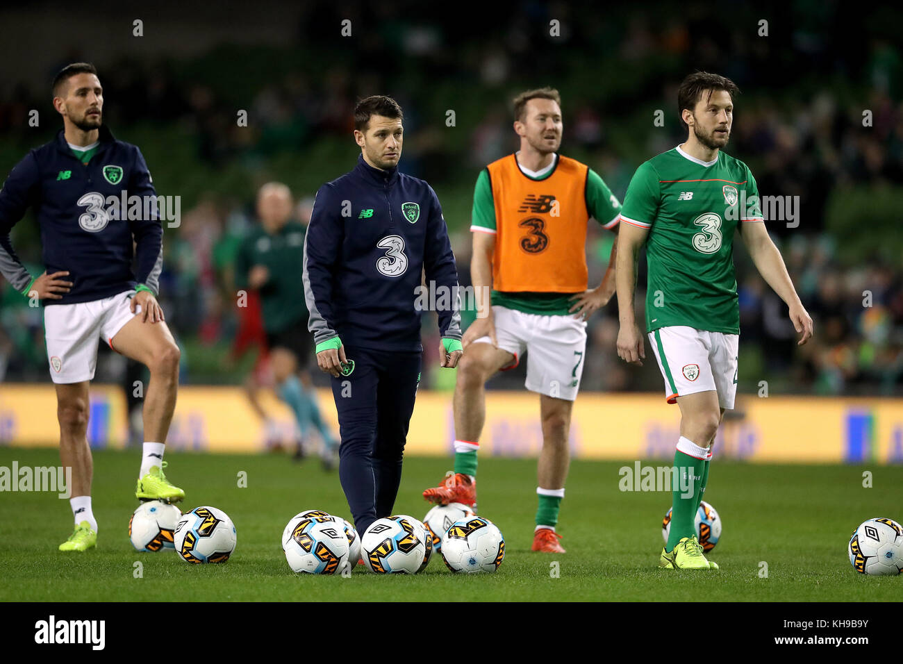 Republic of Ireland's Wes Hoolahan durante il warm-up prima della seconda tappa di qualificazione della Coppa del mondo FIFA allo stadio Aviva di Dublino. PREMERE ASSOCIAZIONE foto. Data immagine: Martedì 14 novembre 2017. Vedi la storia della Repubblica DI CALCIO della PA. Il credito fotografico deve essere: Niall Carson/PA Wire. . Foto Stock