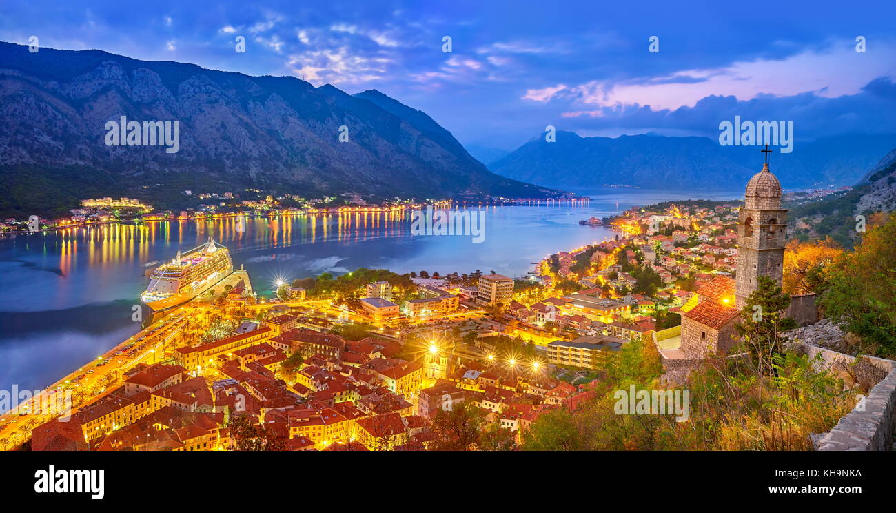 Vista panoramica di Kotor Città Vecchia, Montenegro Foto Stock