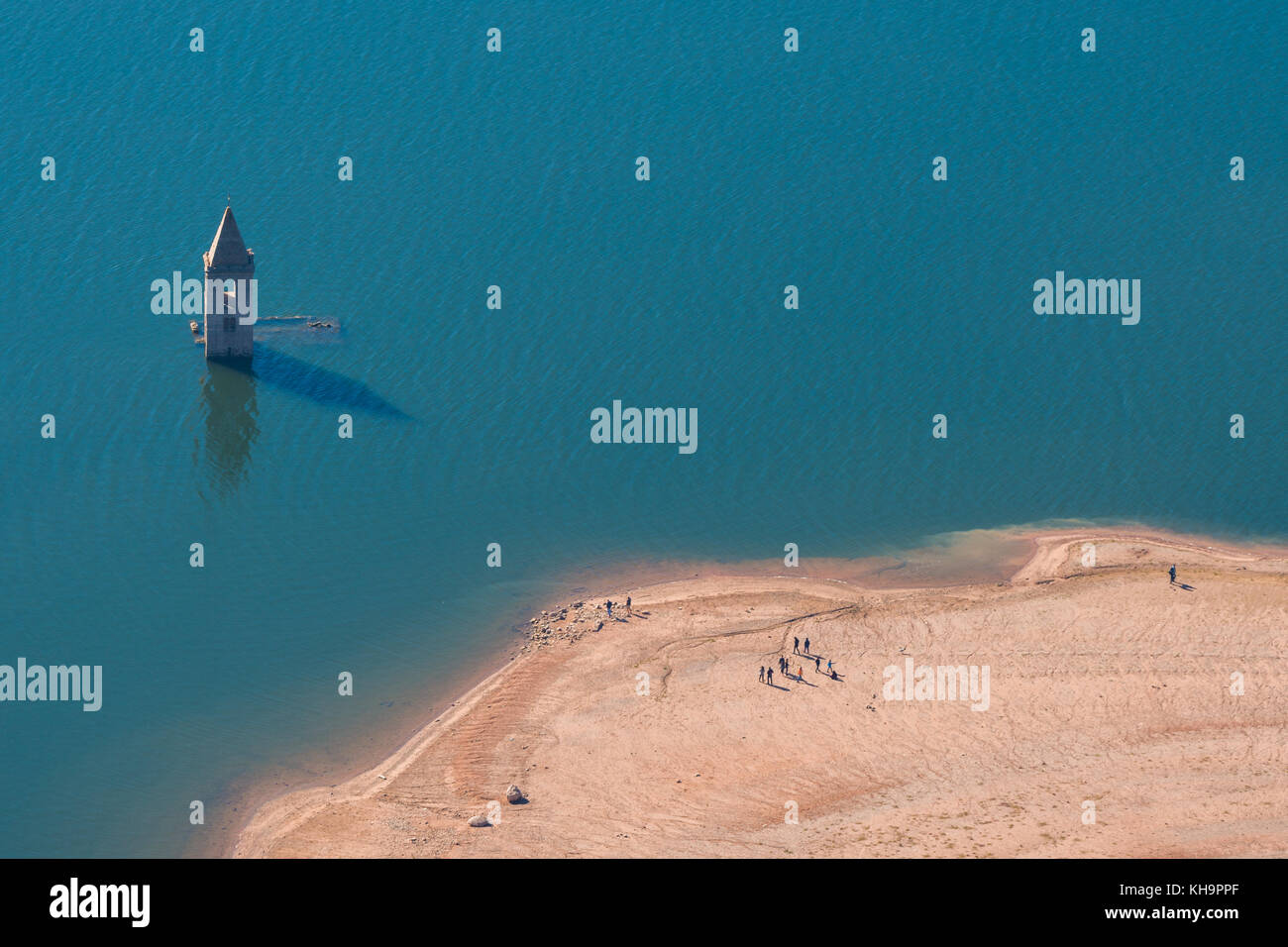 Torre campanaria della sau affondato nella sau palude Foto Stock