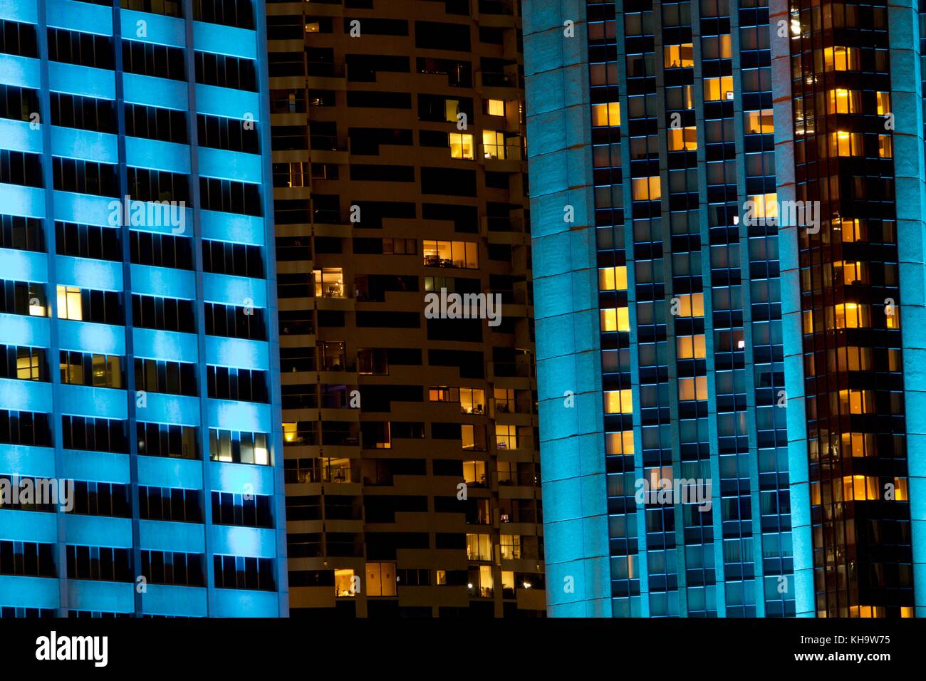 Brillanti grattacieli colorati nelle grandi città Foto Stock