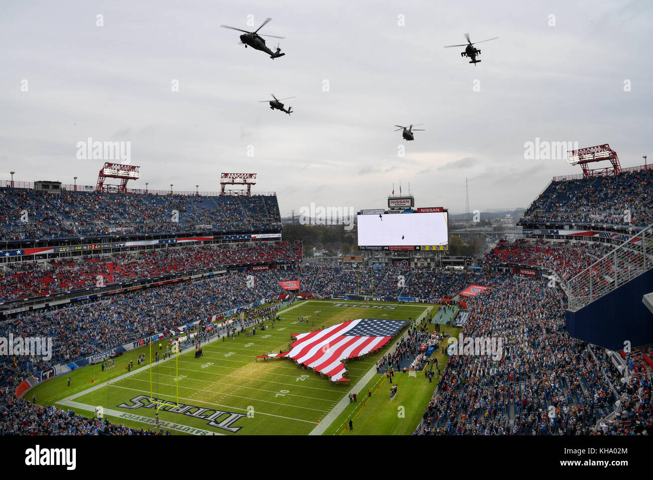 Soldati con 101st combattere la Brigata Aerea, 101st Airborne Division (Air Assault) condurre un cavalcavia Novembre 12, 2017 a Nashville, Tennessee Il cavalcavia Foto Stock