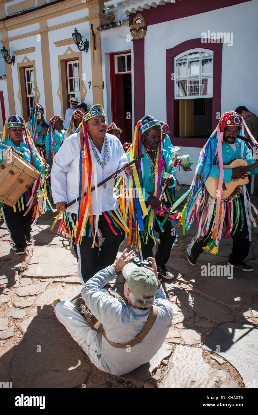 Il congado è un patrimonio culturale e religioso afro-brasiliano corteo celebrativo. è un rituale che ricrea l'incoronazione del re del Congo. Foto Stock