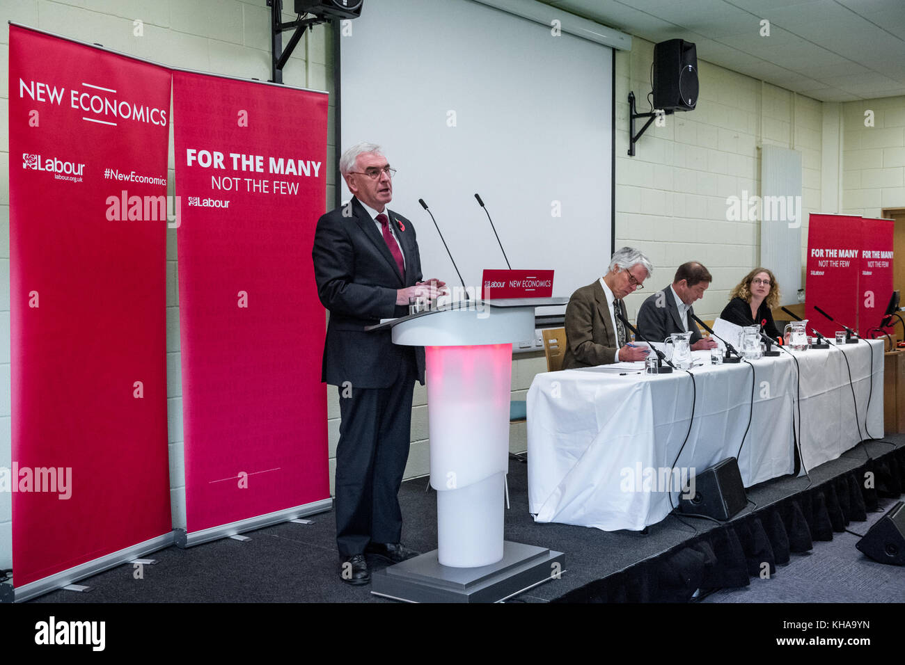 Il vescovo Grosseteste University, Lincoln, Lincolnshire, Regno Unito. Xi Nov, 2017. John McDonnell MP lavoro ombra del Cancelliere dello Scacchiere. Foto Stock