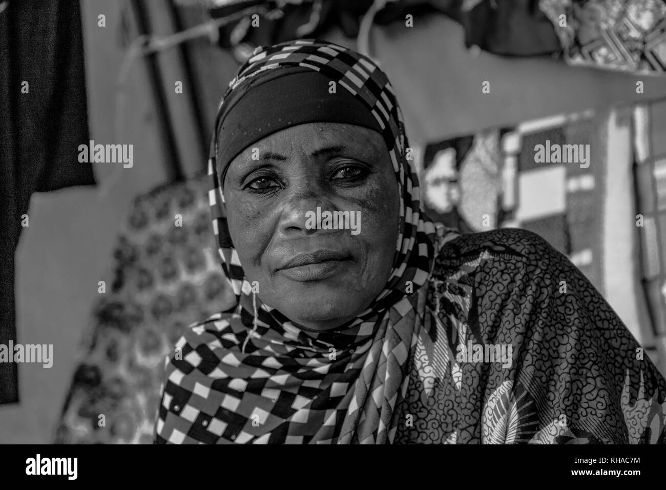 Ritratto di una donna tuareg anche ortografato twareg o tuareg nel Mali, in Africa. Foto Stock