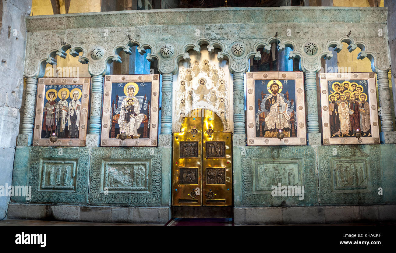 La Georgia, la prima capitale di mtskheta. la cattedrale Cattedrale patriarcale di tutta la Georgia svetitskhoveli, la decorazione di interni. Foto Stock
