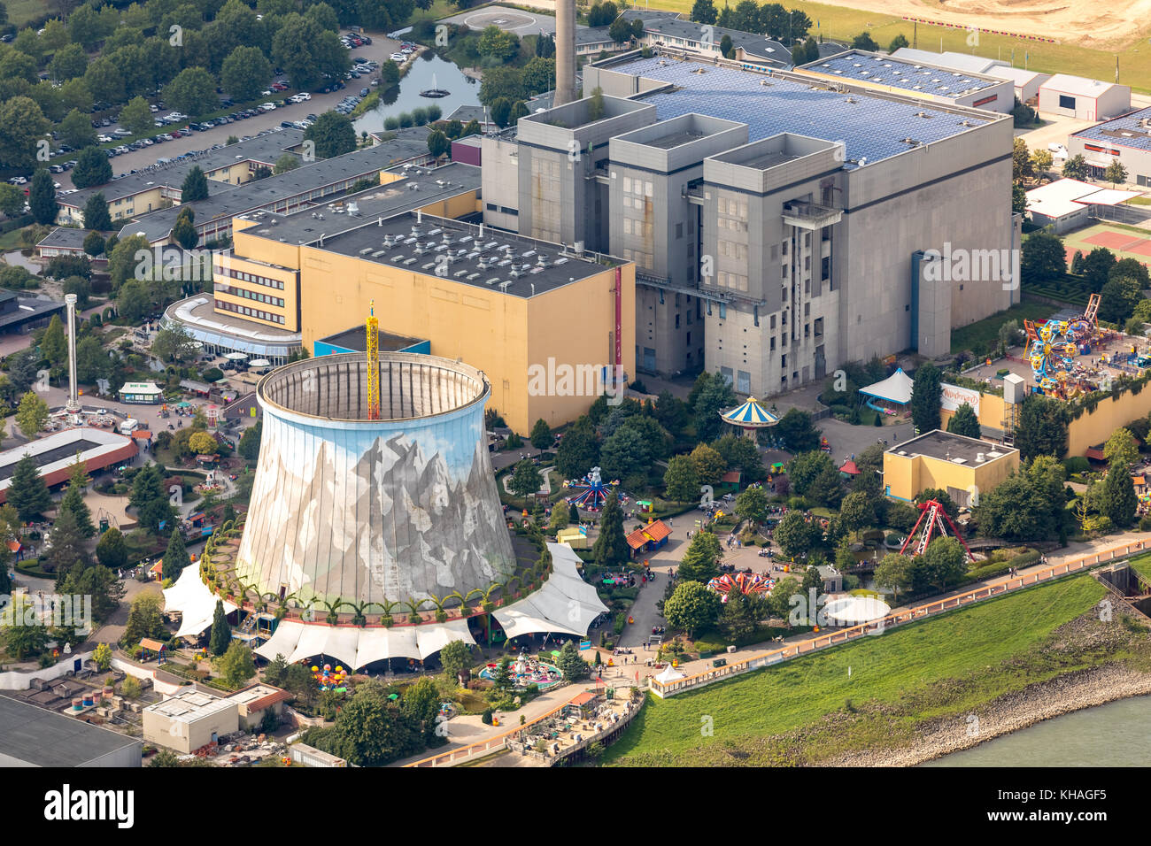 Wunderland kalkar, parco divertimenti, ex centrale nucleare di Kalkar sul Reno, dipinto di torre di raffreddamento, kalkar sul Reno Foto Stock