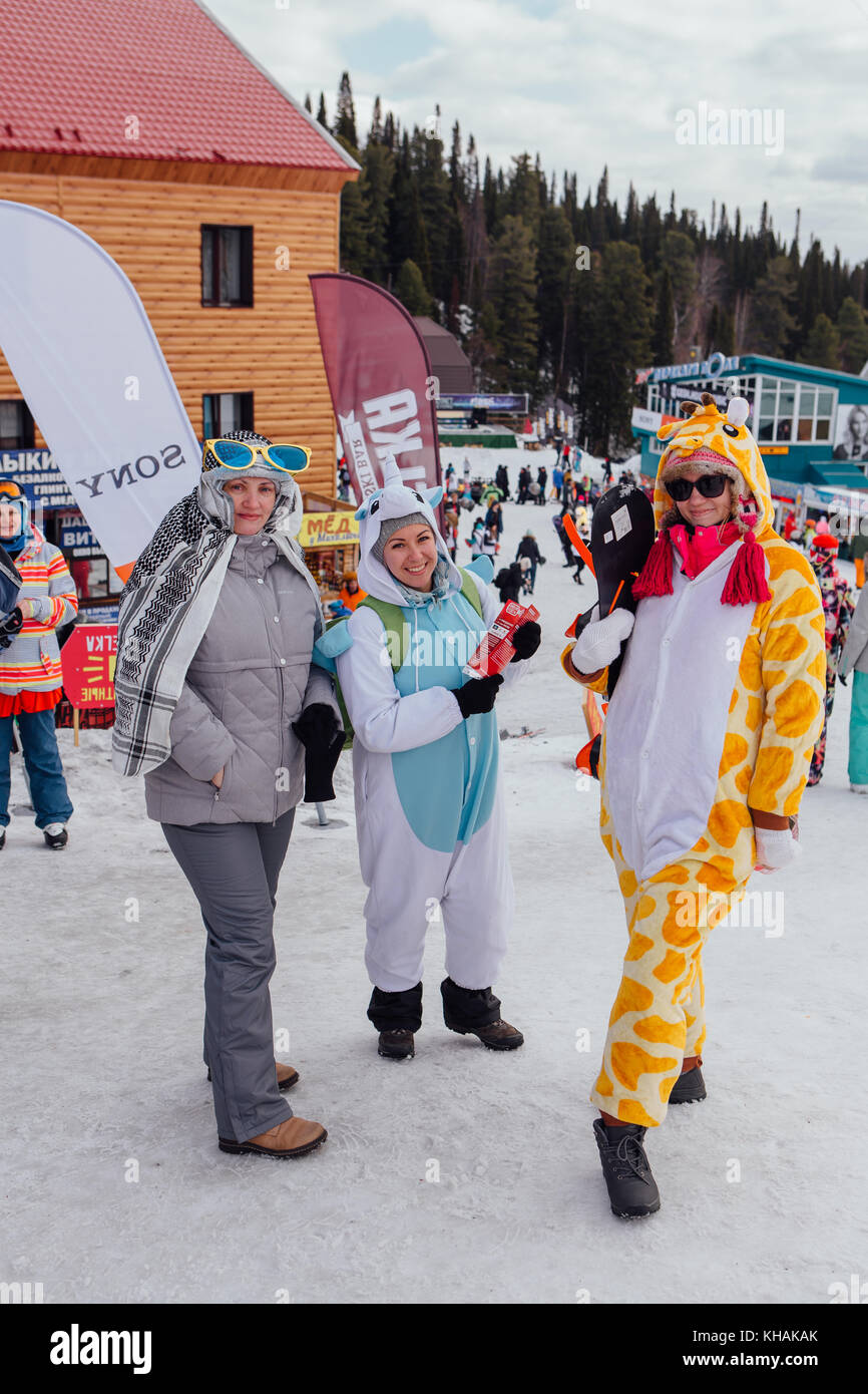 Costumi da snowboard immagini e fotografie stock ad alta risoluzione - Alamy