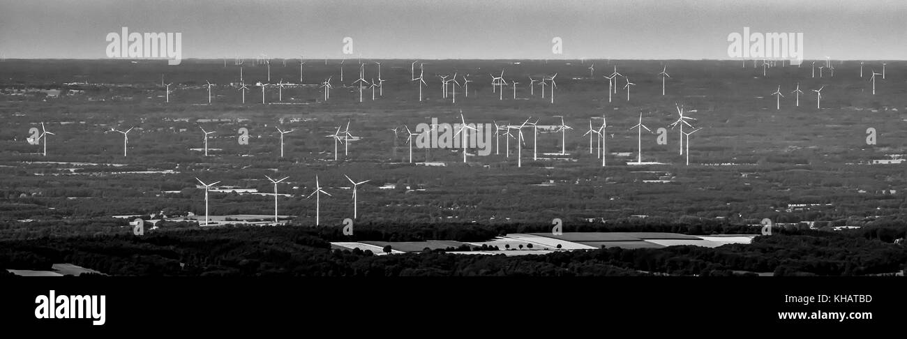 Parco eolico gigante vicino a Lotte Osnabrück, energia alternativa, energia rinnovabile, centrale eolica, distruzione del paesaggio, Westerkappeln, Nord Reno-Westph Foto Stock