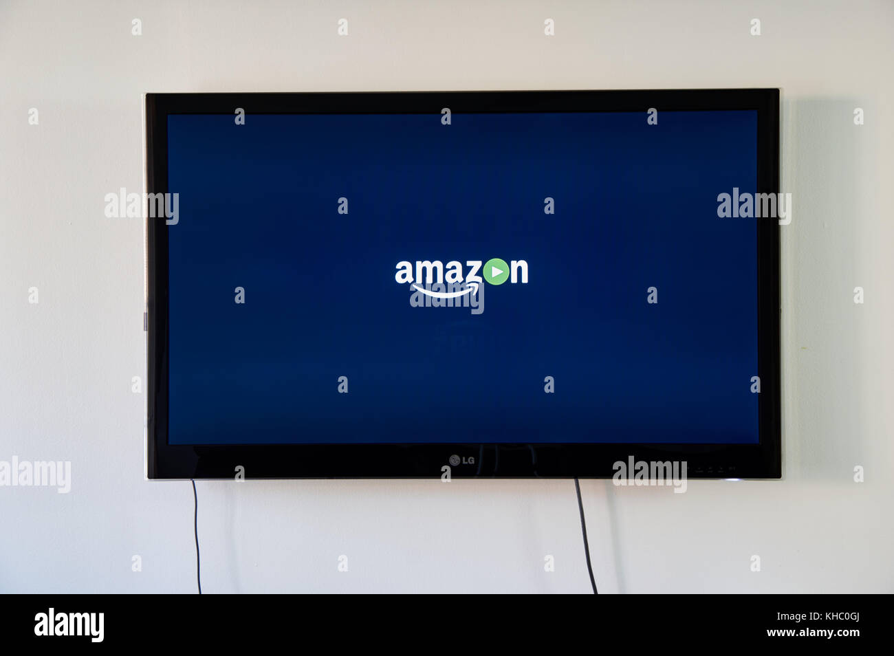 MONTREAL, CANADA - 15 NOVEMBRE 2017: Logo Amazon prime Video su LG TV. Amazon prime Video è il componente streaming-video di Amazon prime. Foto Stock