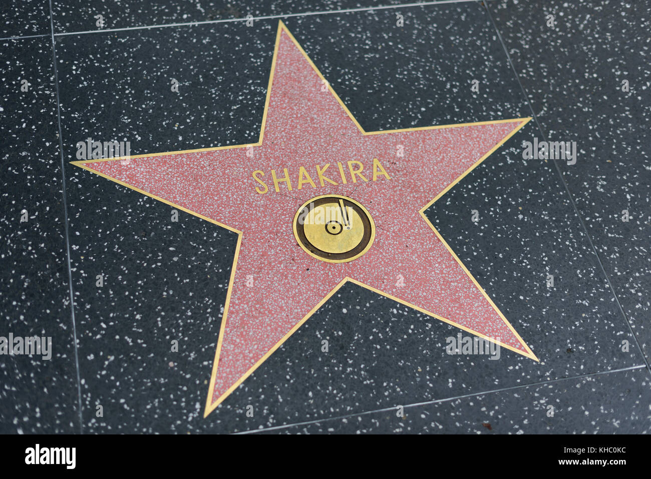 HOLLYWOOD, CA - DICEMBRE 06: Shakira stella sulla Hollywood Walk of Fame a Hollywood, California il 6 dicembre 2016. Foto Stock