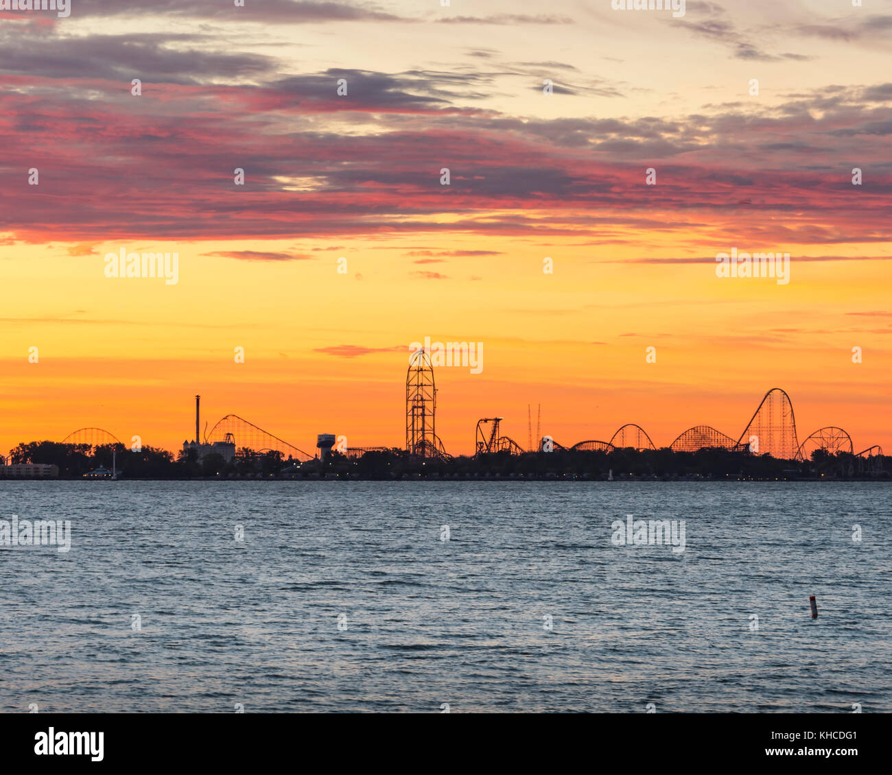 Cedar Point all'alba visto dall'acqua Foto Stock