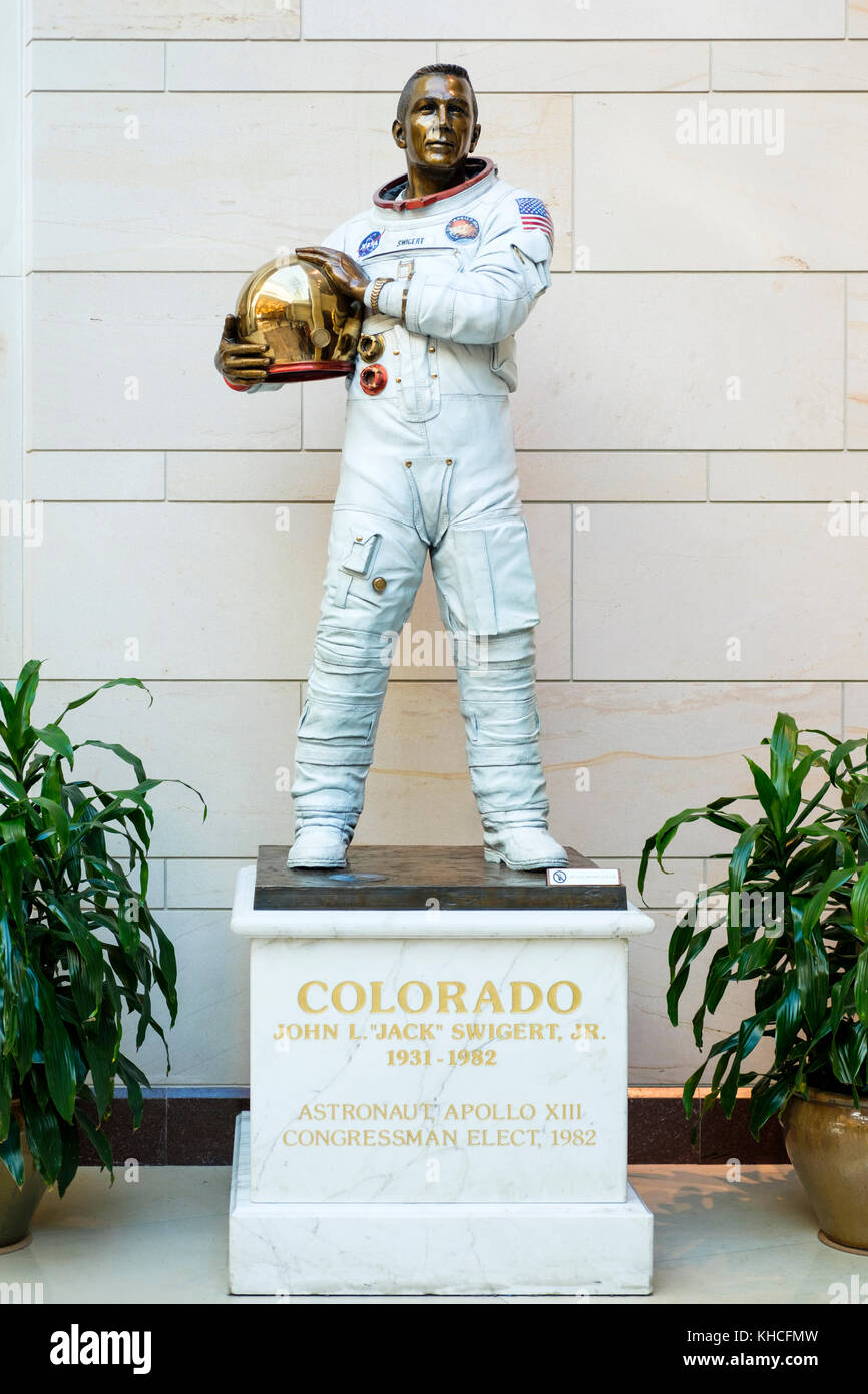 Astronauta e membro del Congresso John L. ' Jack' Swigert Jr. statua presso il Campidoglio US, Washington, Stati Uniti d'America, Stati Uniti d'America. Foto Stock