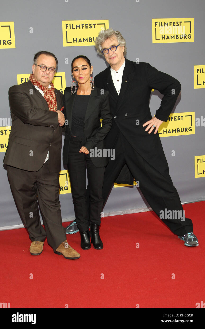 Filmfest Hamburg al Cinemaxx di Amburgo con: Albert Wiederspiel, Shirin Neshat, Wim Wenders, Filmfest Hamburg, Douglas-Sirk Preis, CinemaxX-Dammtor, Amburgo, 13.10.17 dove: Amburgo, Germania quando: 16 ottobre 2017 credito: Becher/WENN.com Foto Stock